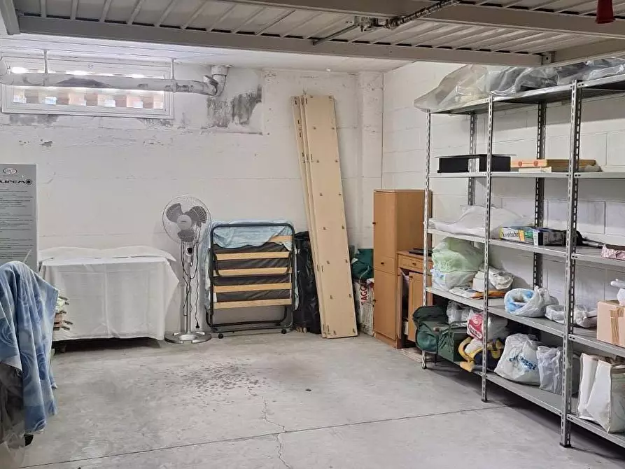 Immagine 24 di Appartamento in vendita  a Livorno