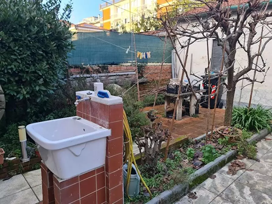 Immagine 14 di Casa semindipendente in vendita  a Carrara