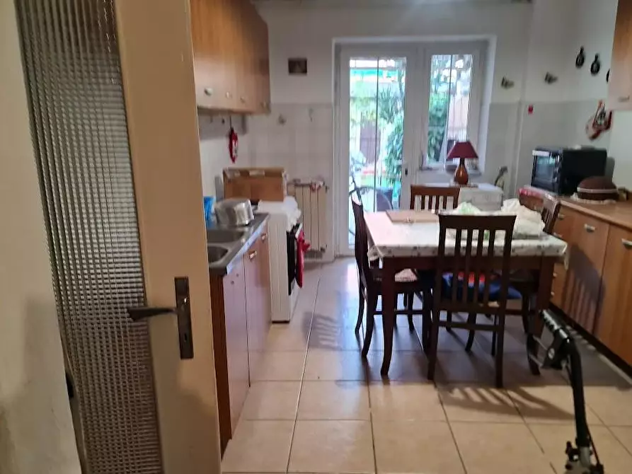 Immagine 13 di Casa semindipendente in vendita  a Carrara