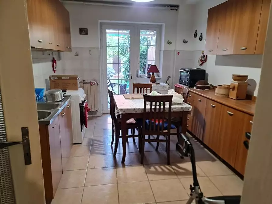 Immagine 12 di Casa semindipendente in vendita  a Carrara