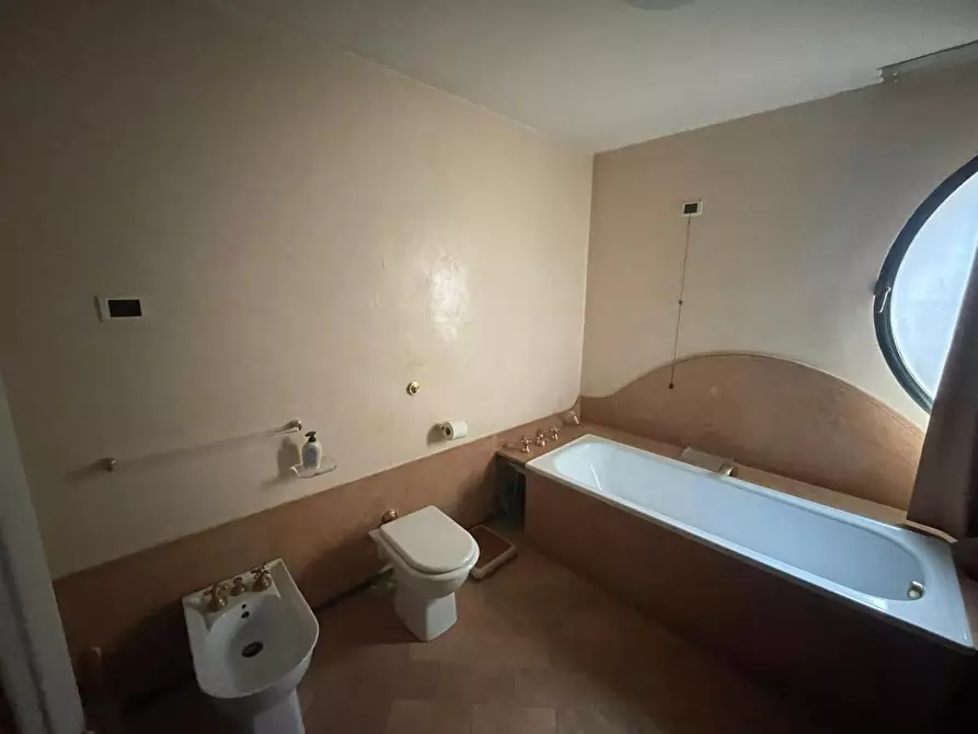 Immagine 22 di Appartamento in vendita  a Pisa