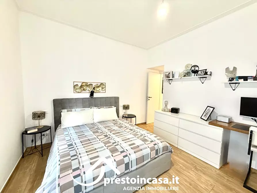 Immagine 19 di Appartamento in vendita  a Viareggio