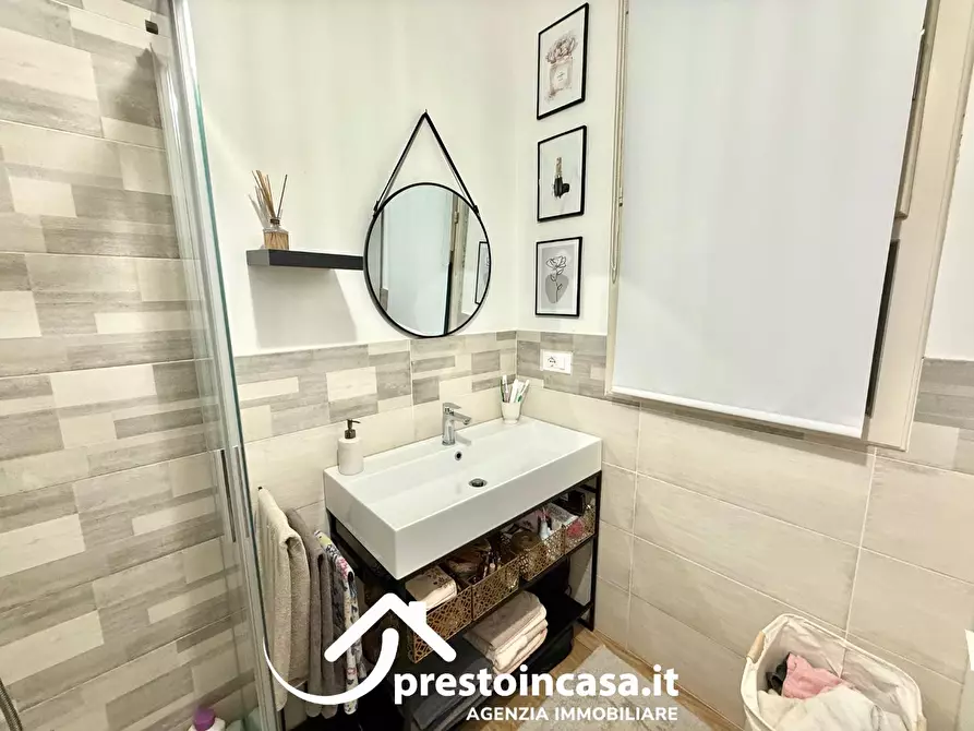 Immagine 27 di Appartamento in vendita  a Viareggio