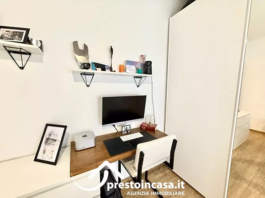 Immagine 21 di Appartamento in vendita  a Viareggio