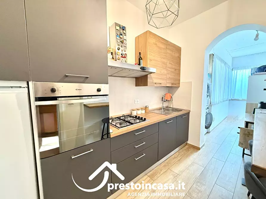 Immagine 10 di Appartamento in vendita  a Viareggio