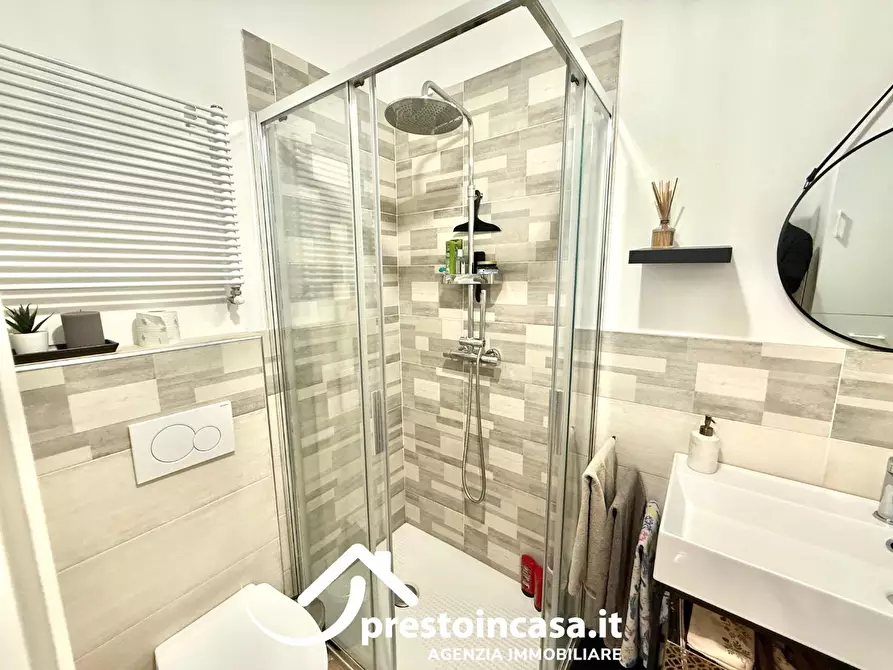 Immagine 26 di Appartamento in vendita  a Viareggio