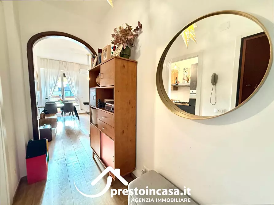 Immagine 7 di Appartamento in vendita  a Viareggio