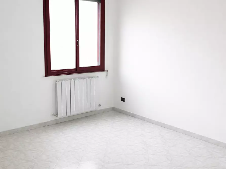 Immagine 2 di Ufficio in affitto  a San Giuliano Terme