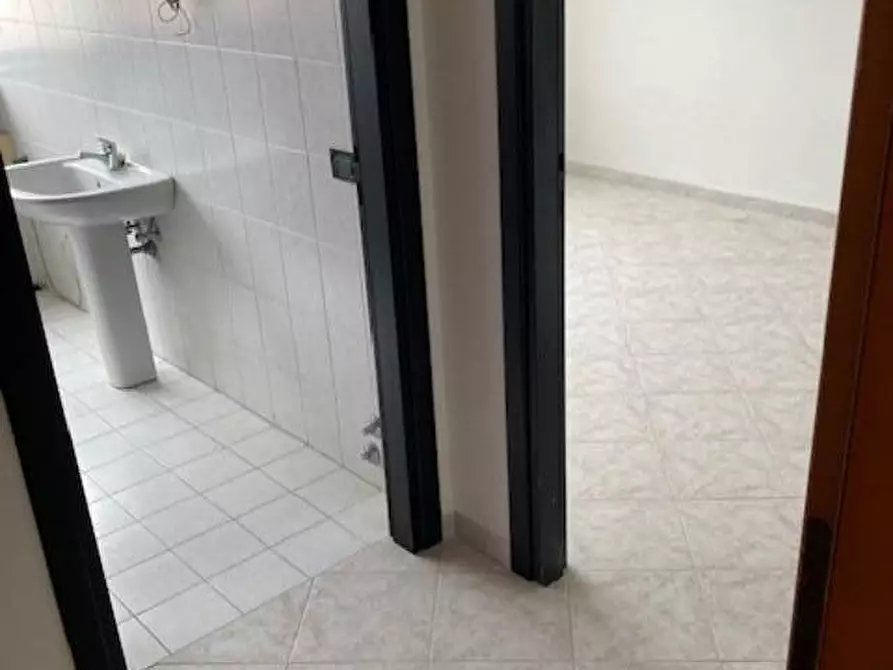 Immagine 1 di Ufficio in affitto  a San Giuliano Terme