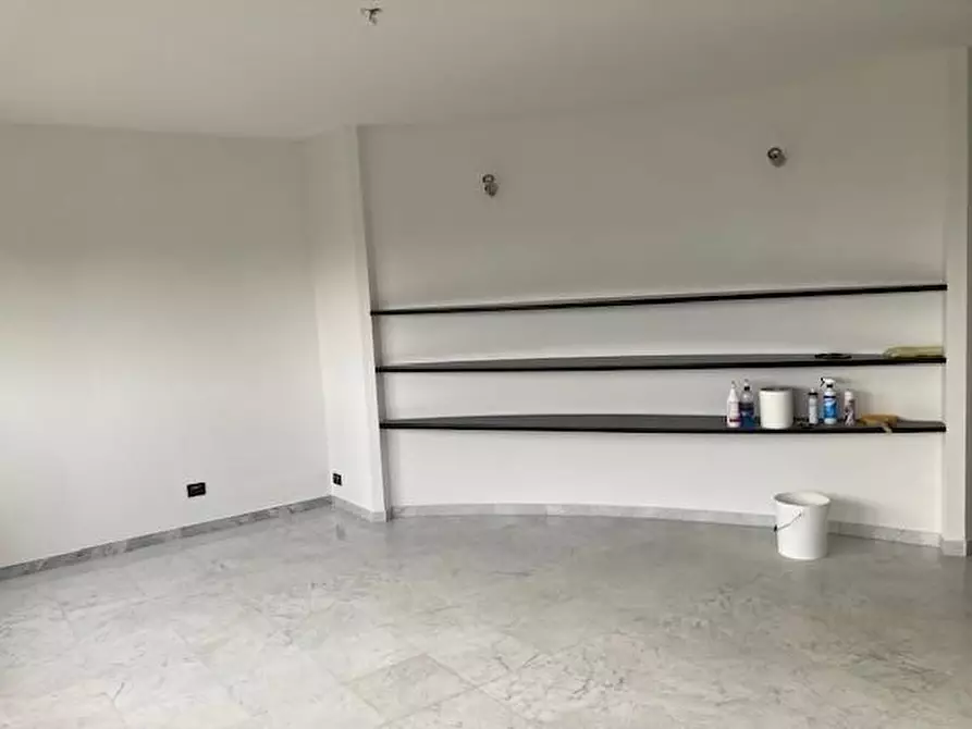 Immagine 5 di Ufficio in affitto  a San Giuliano Terme