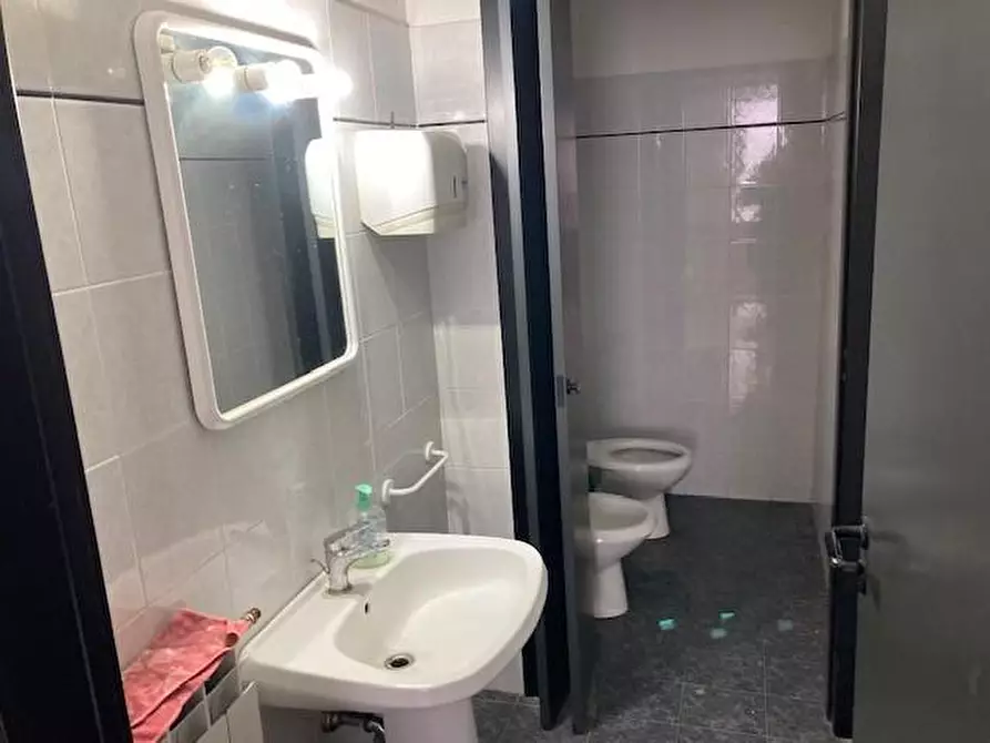 Immagine 6 di Ufficio in affitto  a San Giuliano Terme
