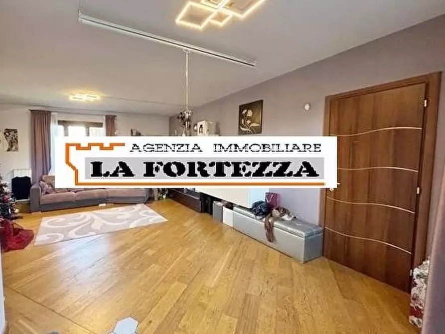 Immagine 3 di Villetta a schiera in vendita  a San Giuliano Terme