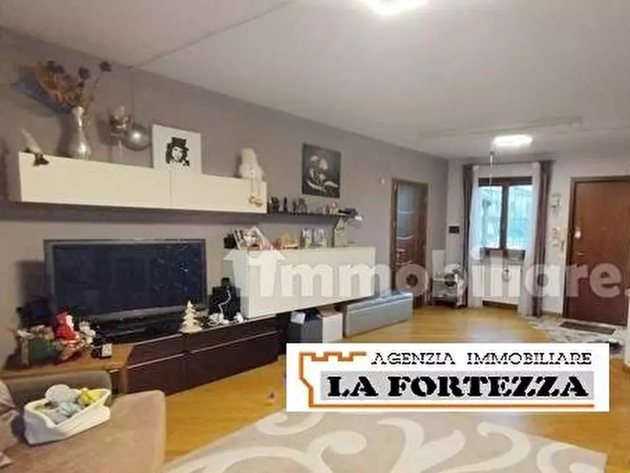 Immagine 2 di Villetta a schiera in vendita  a San Giuliano Terme