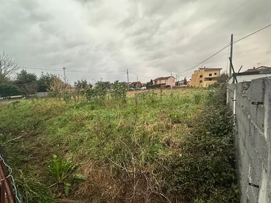 Immagine 2 di Terreno residenziale in vendita  a Ortonovo