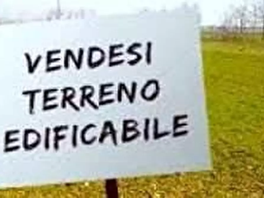 Immagine 1 di Terreno residenziale in vendita  a Ortonovo