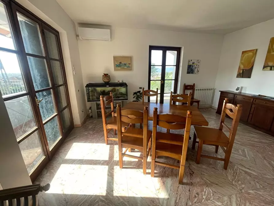 Immagine 10 di Villa in vendita  a Carrara