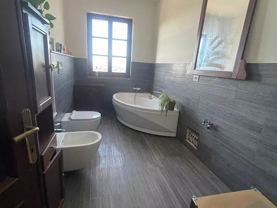 Immagine 4 di Villa in vendita  a Carrara