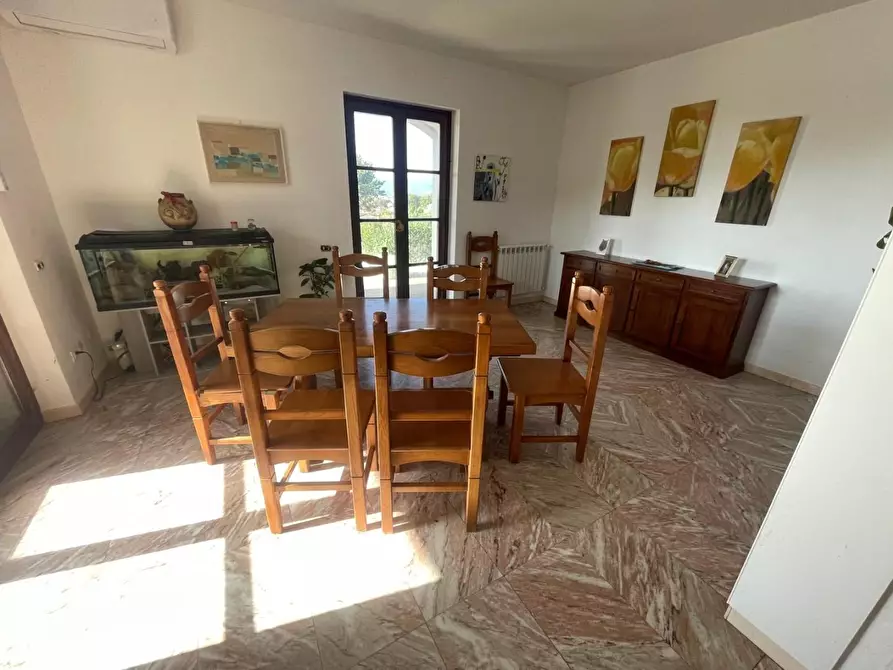 Immagine 3 di Villa in vendita  a Carrara