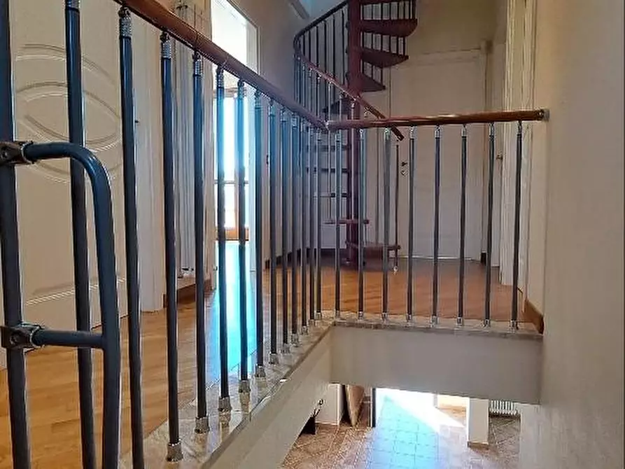 Immagine 9 di Villa in vendita  a San Giuliano Terme