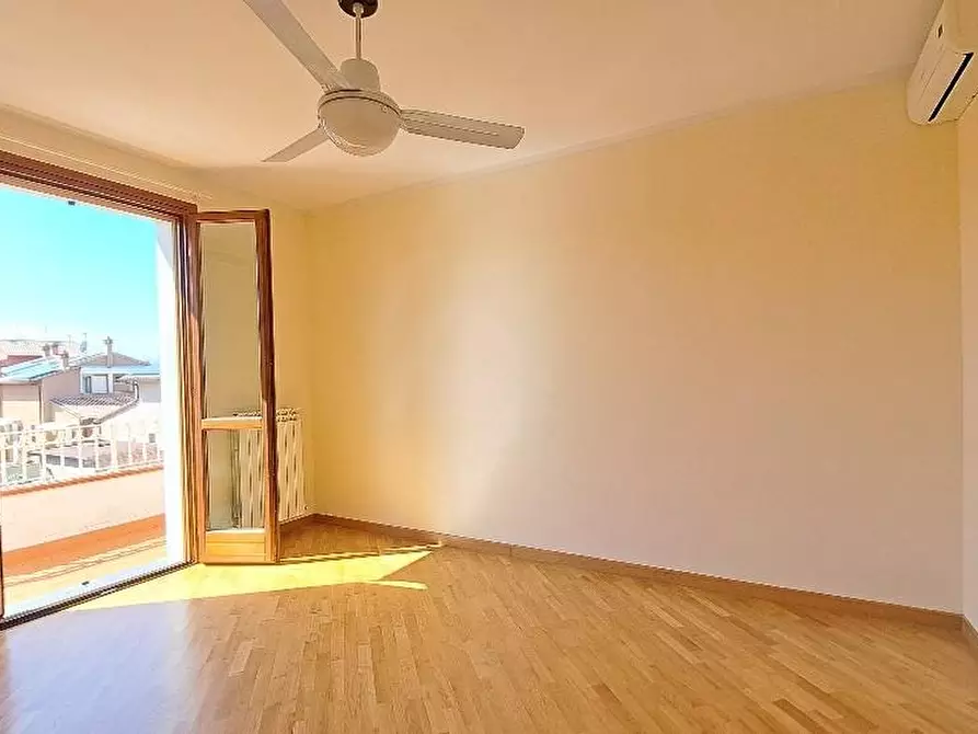 Immagine 11 di Villa in vendita  a San Giuliano Terme