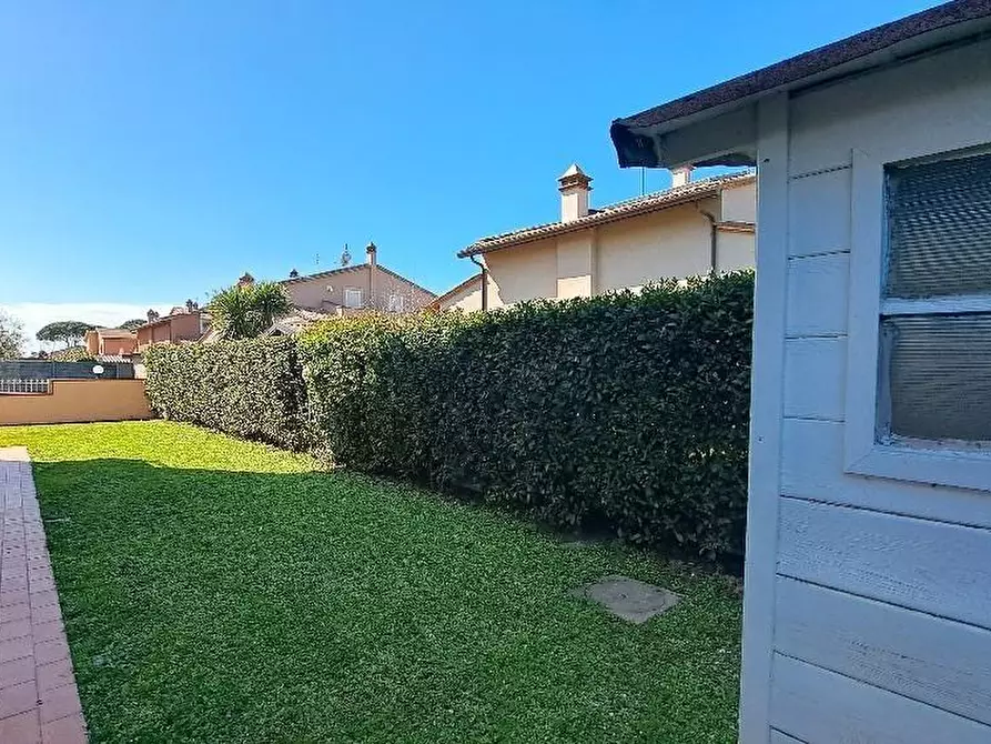 Immagine 1 di Villa in vendita  a San Giuliano Terme