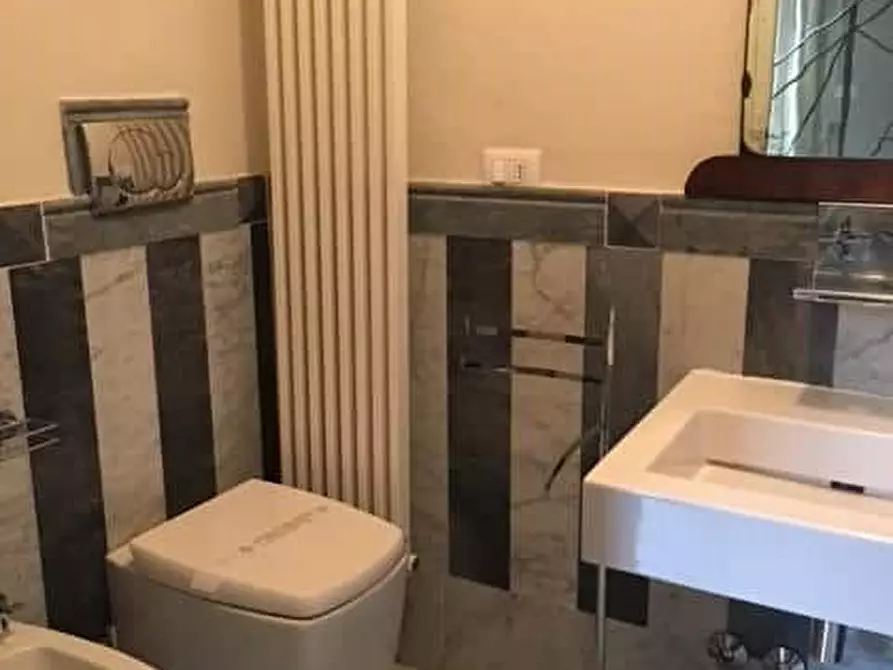 Immagine 14 di Appartamento in affitto  a Firenze