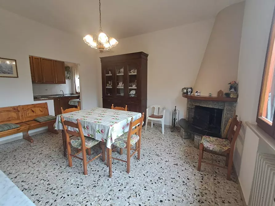 Immagine 3 di Villa in vendita  a Terricciola