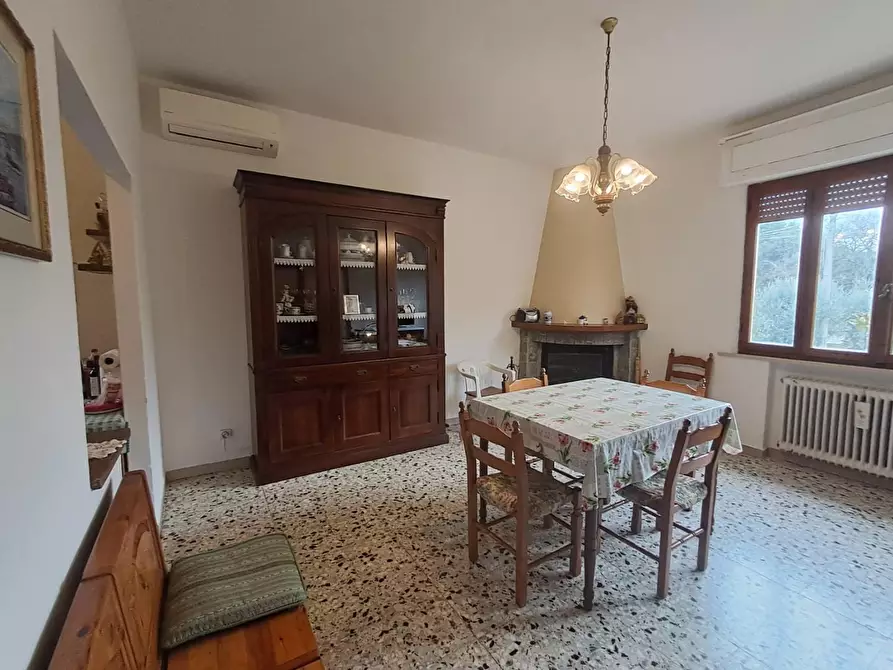 Immagine 11 di Villa in vendita  a Terricciola