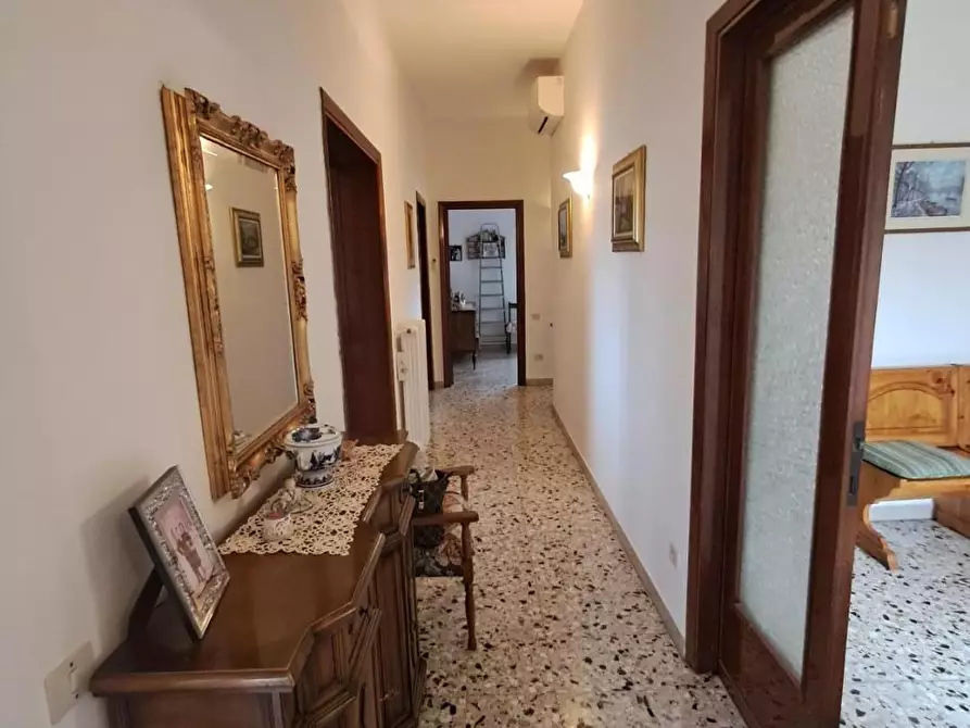 Immagine 48 di Villa in vendita  a Terricciola