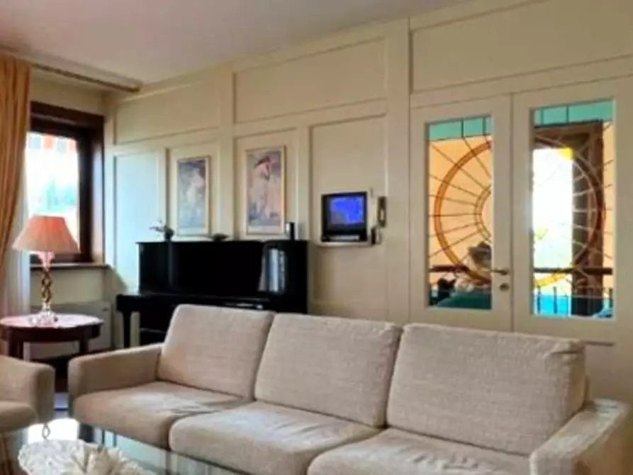 Immagine 2 di Villa in vendita  a Vinci