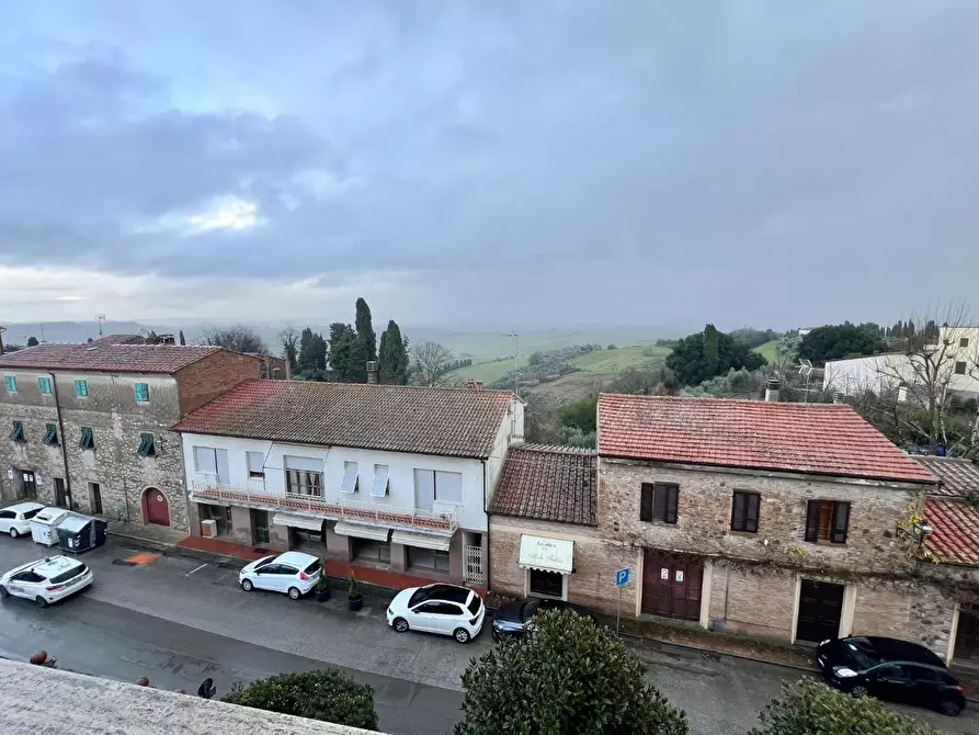 Immagine 12 di Appartamento in vendita  a Lajatico