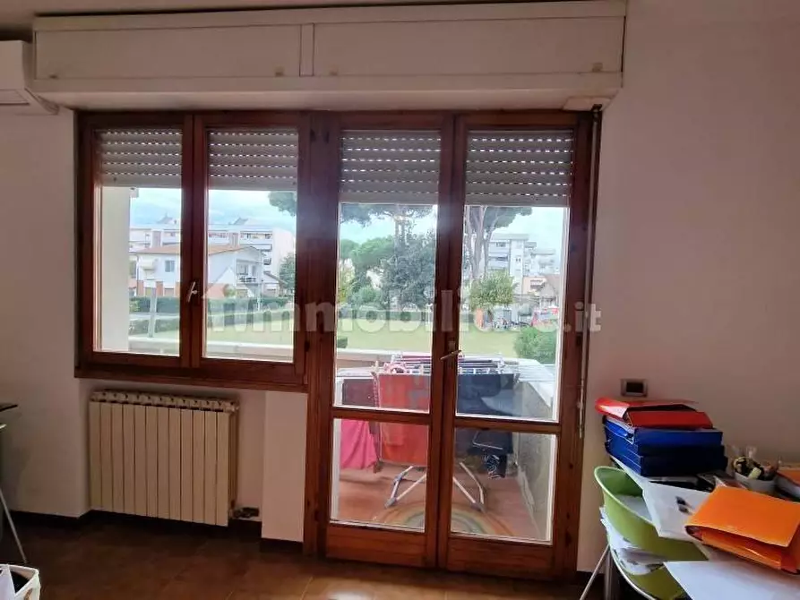 Immagine 4 di Appartamento in vendita  a Viareggio