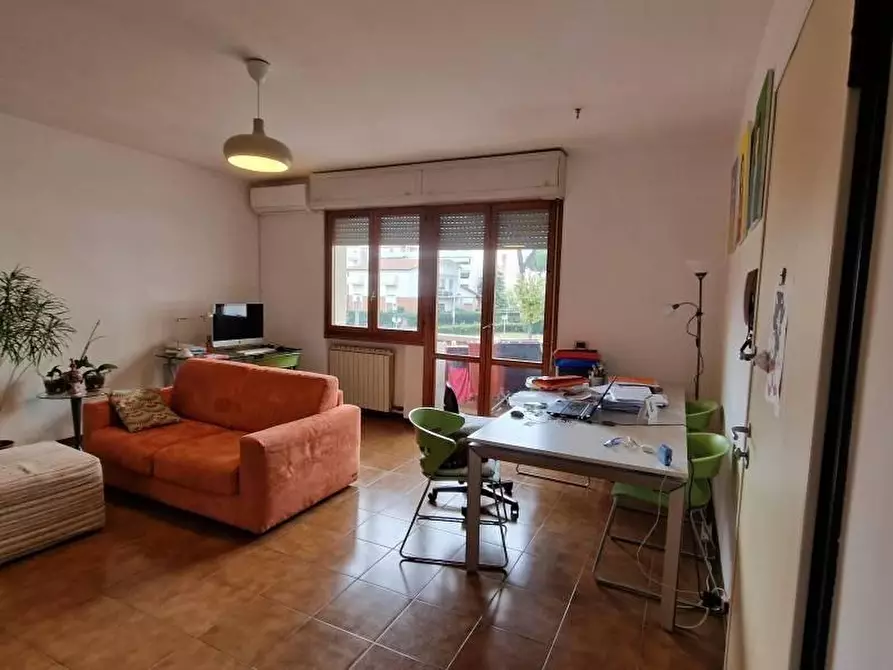 Immagine 1 di Appartamento in vendita  a Viareggio