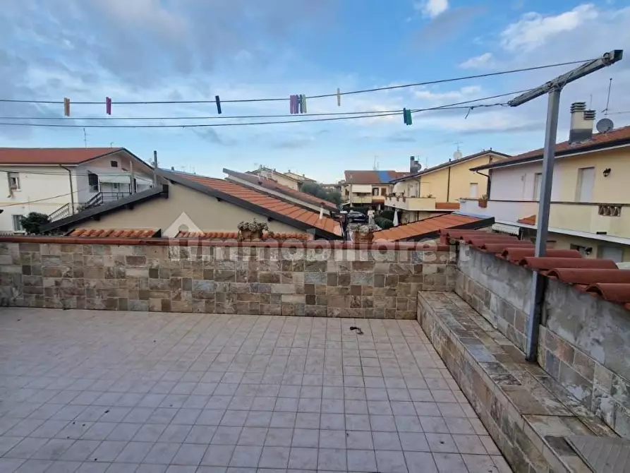 Immagine 11 di Terratetto in vendita  a Viareggio
