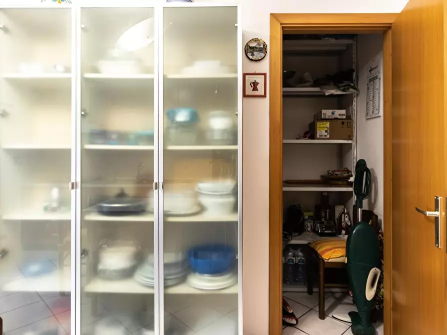 Immagine 8 di Appartamento in vendita  a Livorno