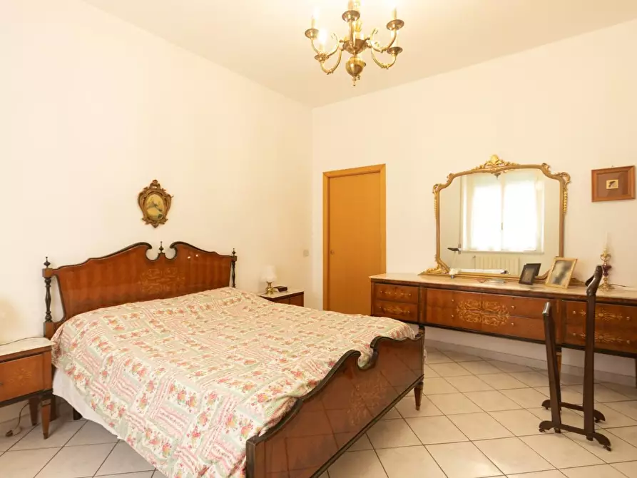 Immagine 25 di Appartamento in vendita  a Livorno