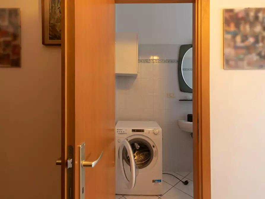 Immagine 16 di Appartamento in vendita  a Livorno