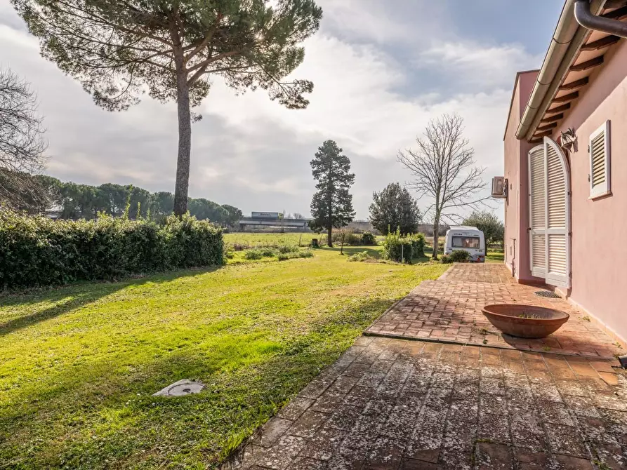 Immagine 62 di Casa indipendente in vendita  a Pontedera