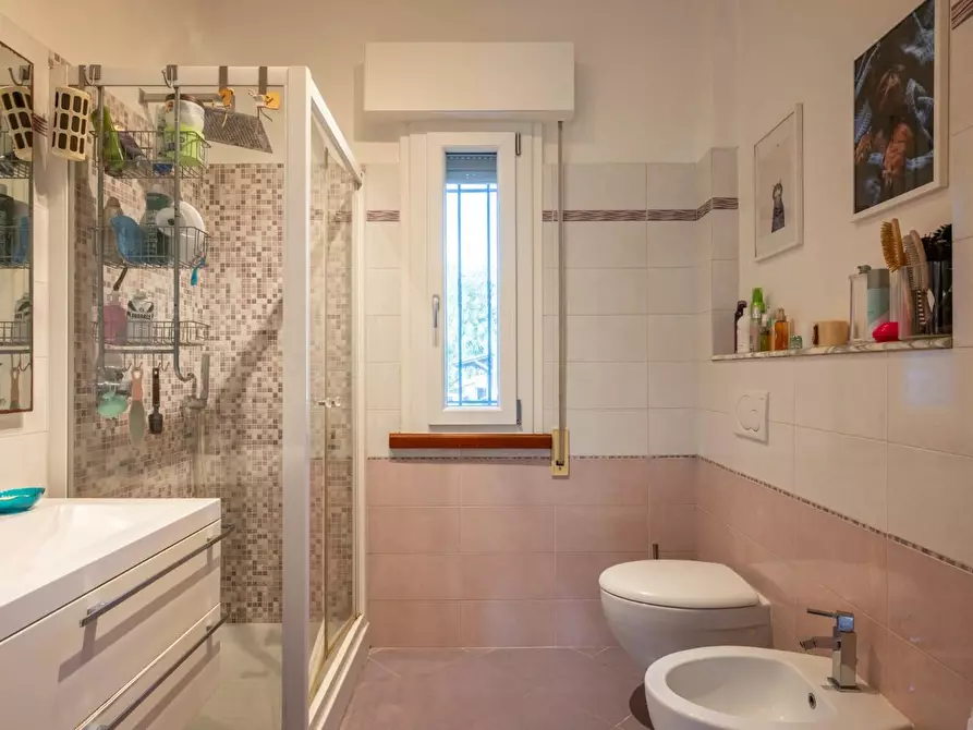 Immagine 60 di Casa indipendente in vendita  a Pontedera