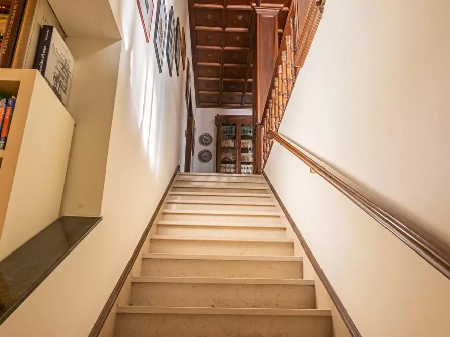 Immagine 21 di Casa indipendente in vendita  a Pontedera