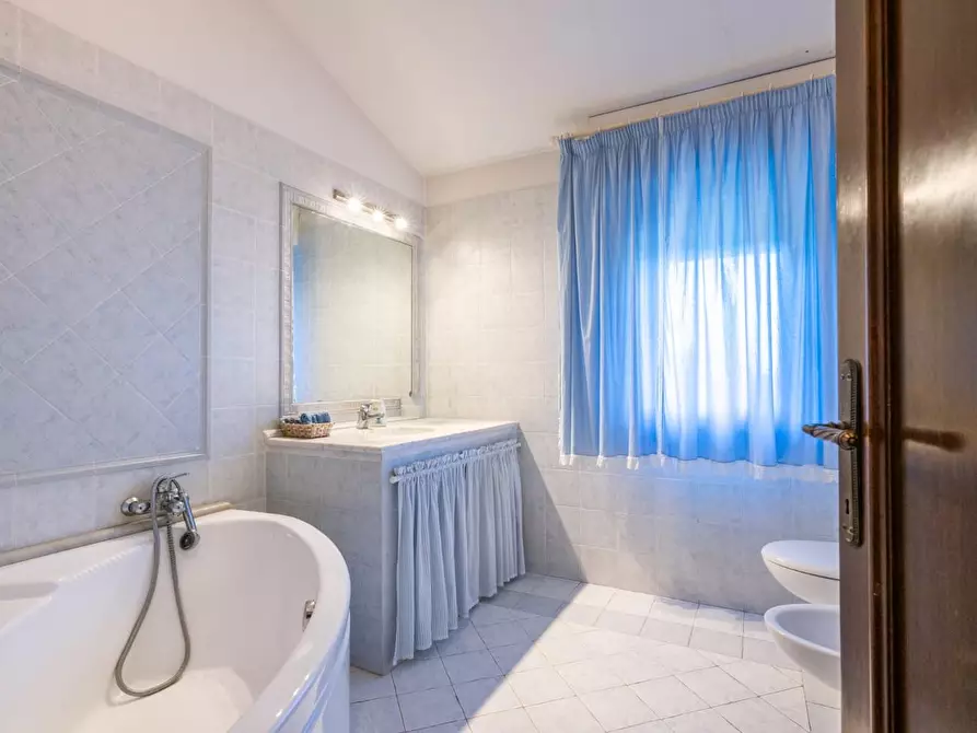 Immagine 42 di Casa indipendente in vendita  a Pontedera