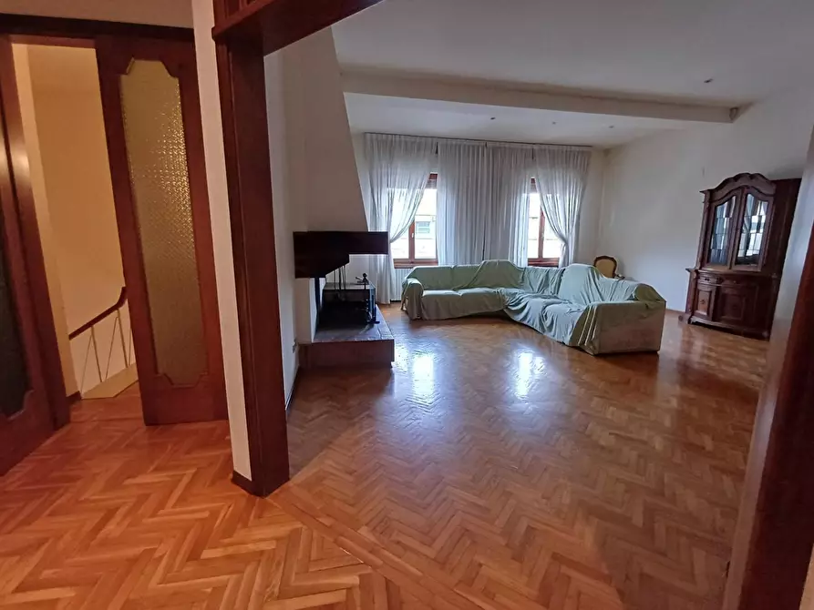 Immagine 5 di Villa in vendita  a Empoli