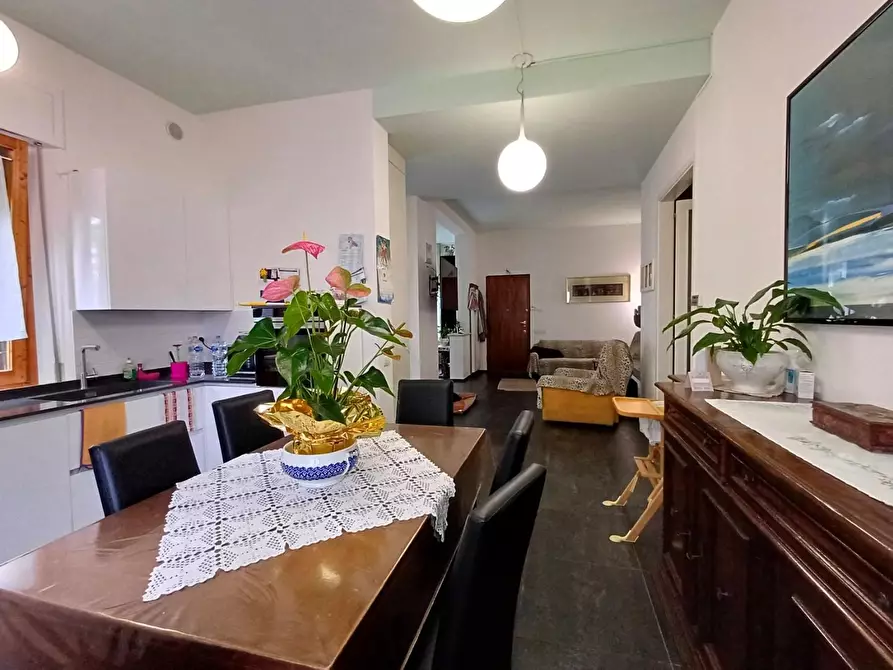 Immagine 3 di Villa in vendita  a Empoli