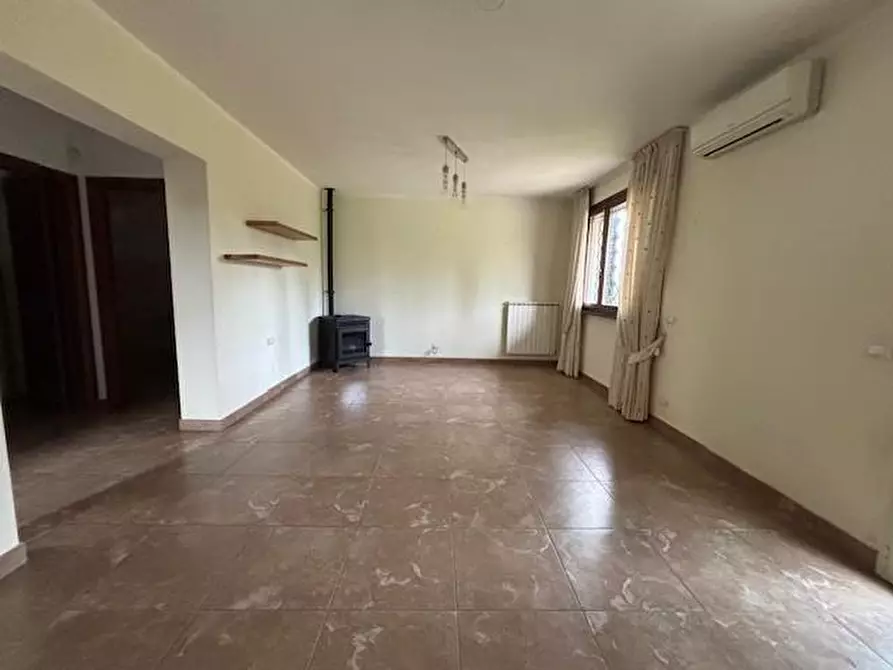 Immagine 6 di Villa in vendita  a San Giuliano Terme
