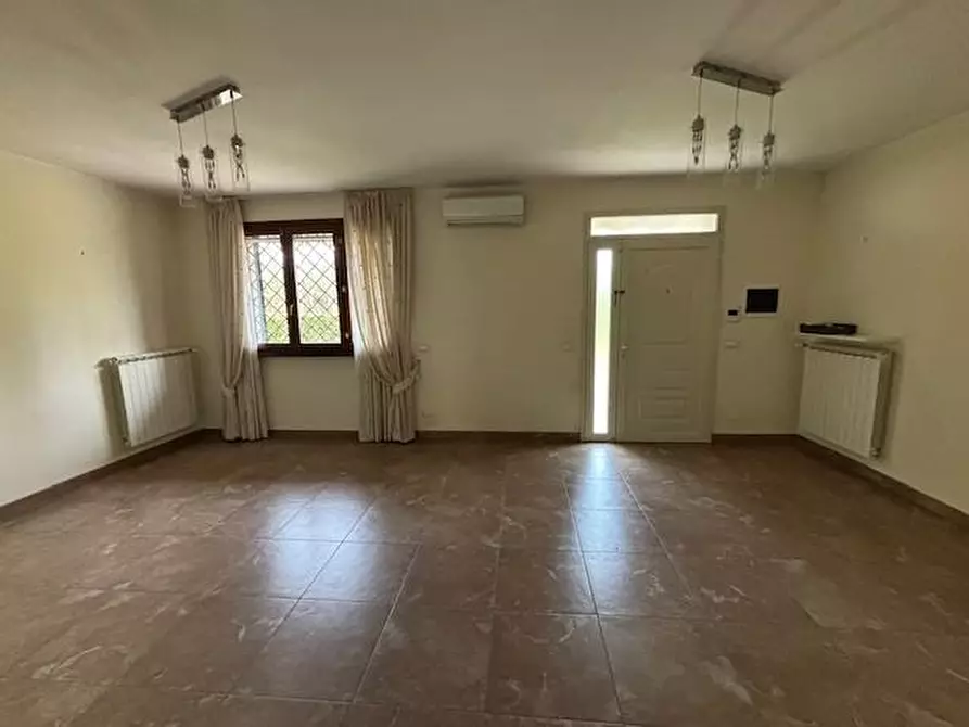 Immagine 7 di Villa in vendita  a San Giuliano Terme