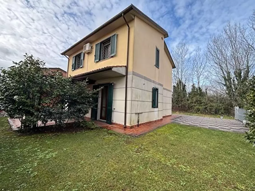 Immagine 1 di Villa in vendita  a San Giuliano Terme