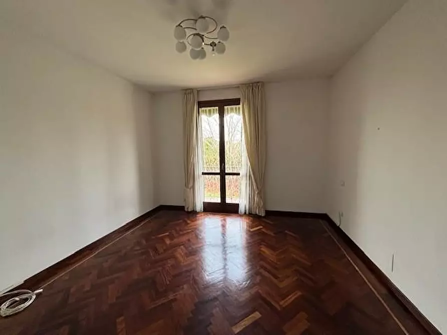 Immagine 11 di Villa in vendita  a San Giuliano Terme