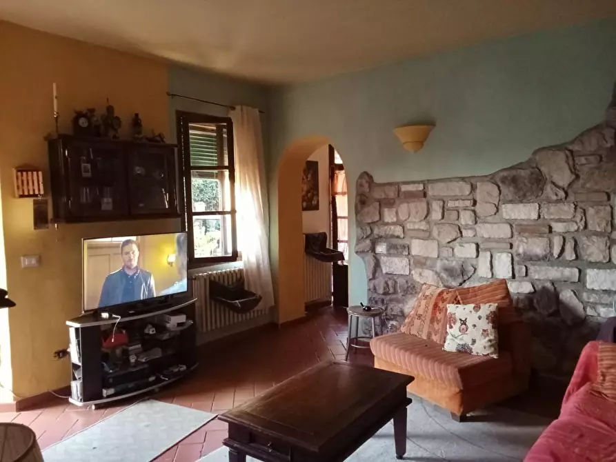 Immagine 1 di Casa bifamiliare in vendita  a Buti