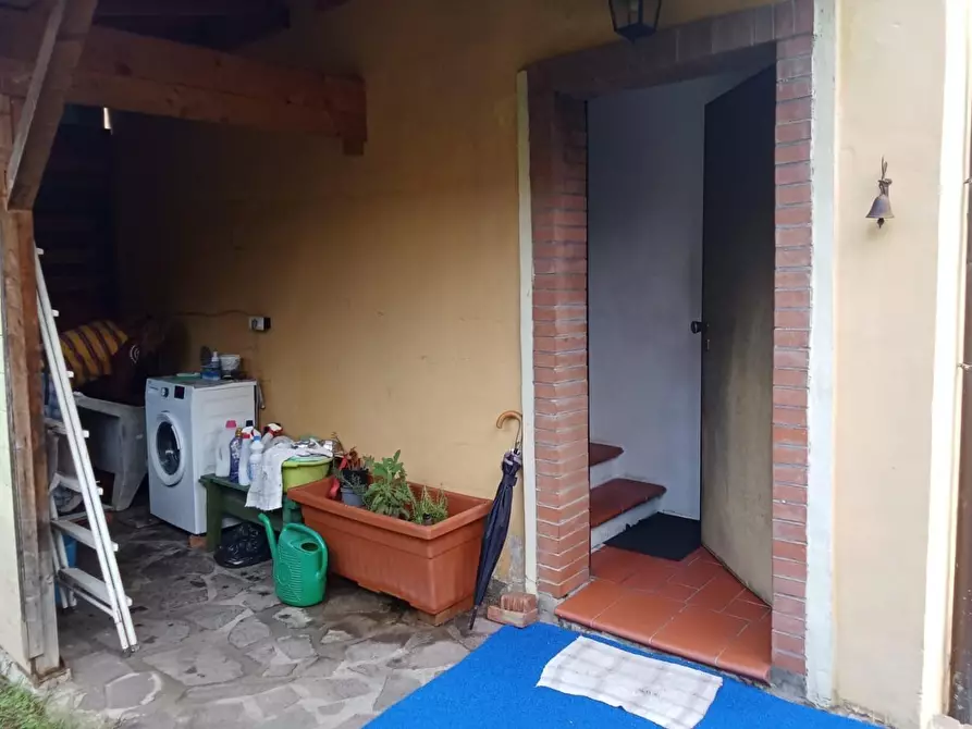 Immagine 4 di Casa bifamiliare in vendita  a Buti