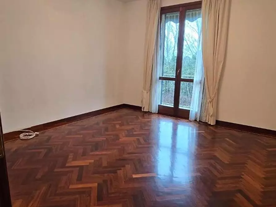 Immagine 11 di Villa in vendita  a San Giuliano Terme